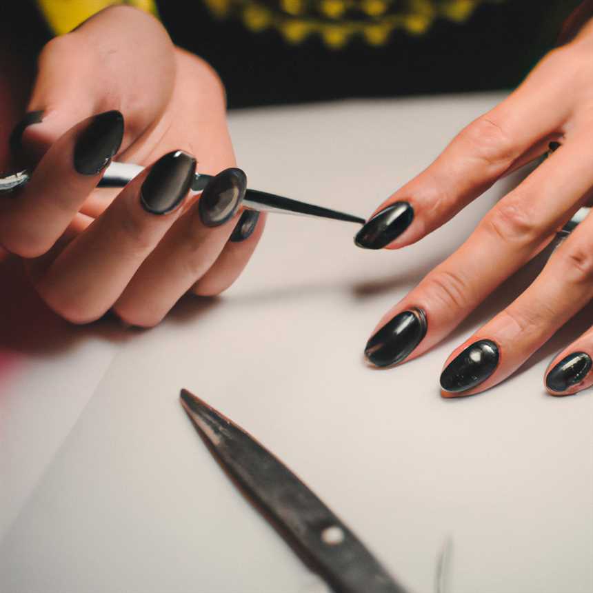 6. Черный маникюр с акцентом