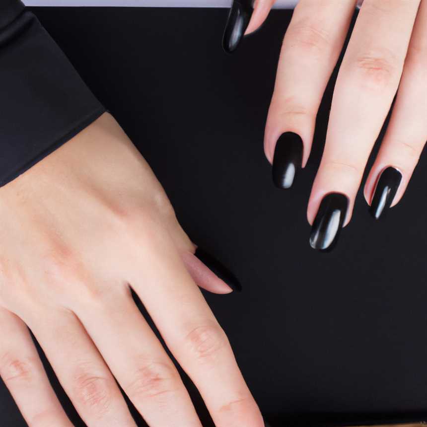 Советы: сочетание черных ногтей с офисным дресс-кодом