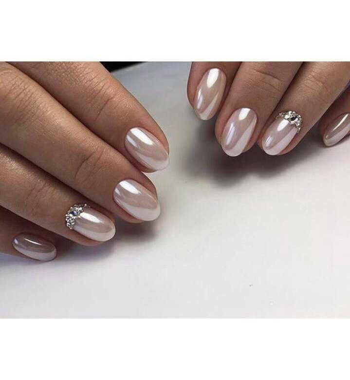 Выбираем лак для ногтей: перламутровый или глянцевый, что скроет неровности лучше?